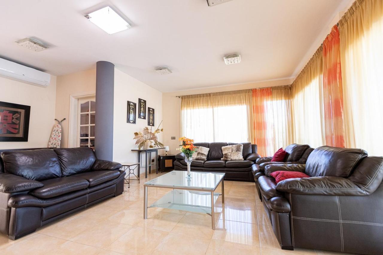 Villa With Private Pool And Magnificent Views Адехе Екстериор снимка