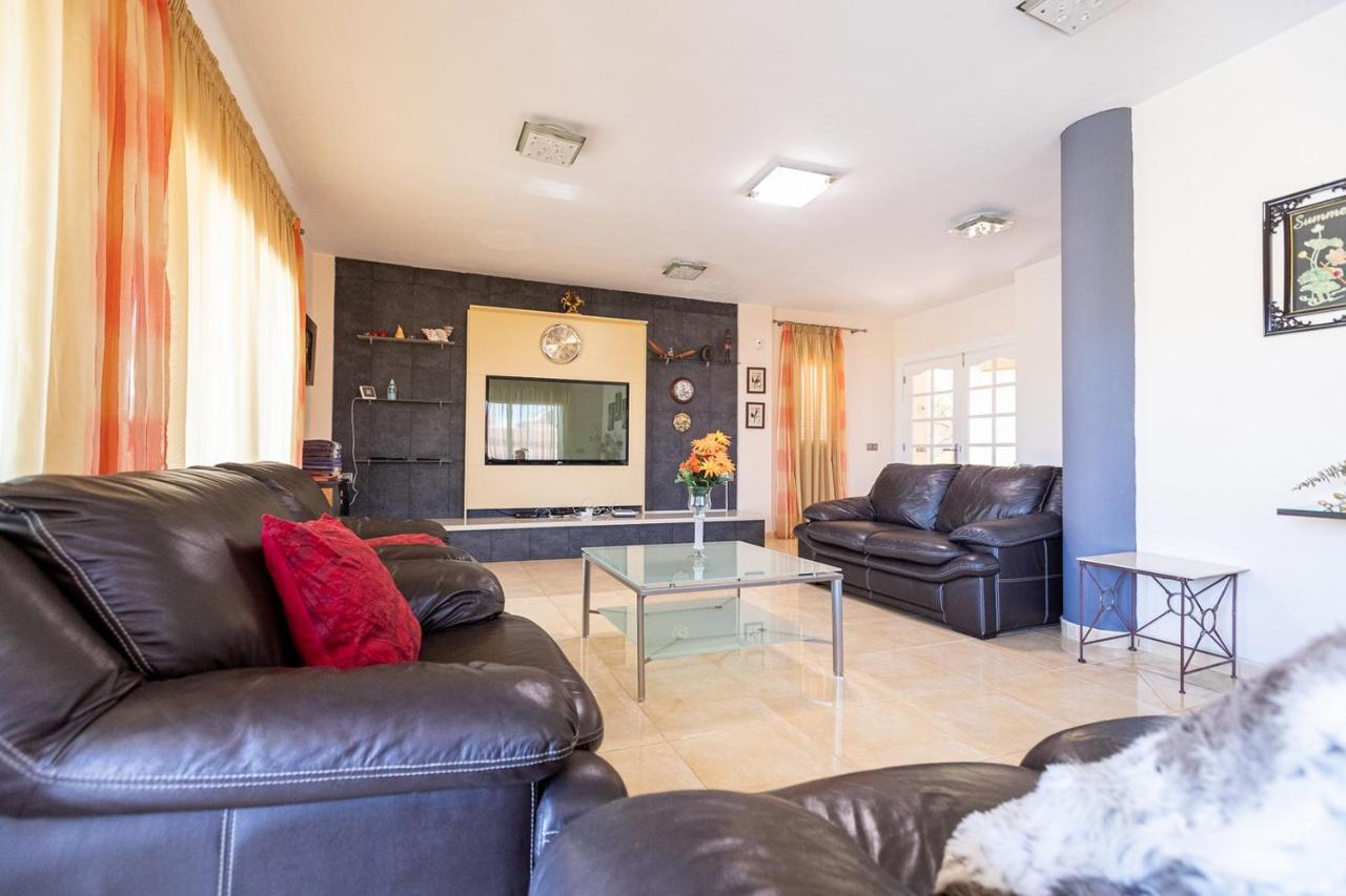 Villa With Private Pool And Magnificent Views Адехе Екстериор снимка