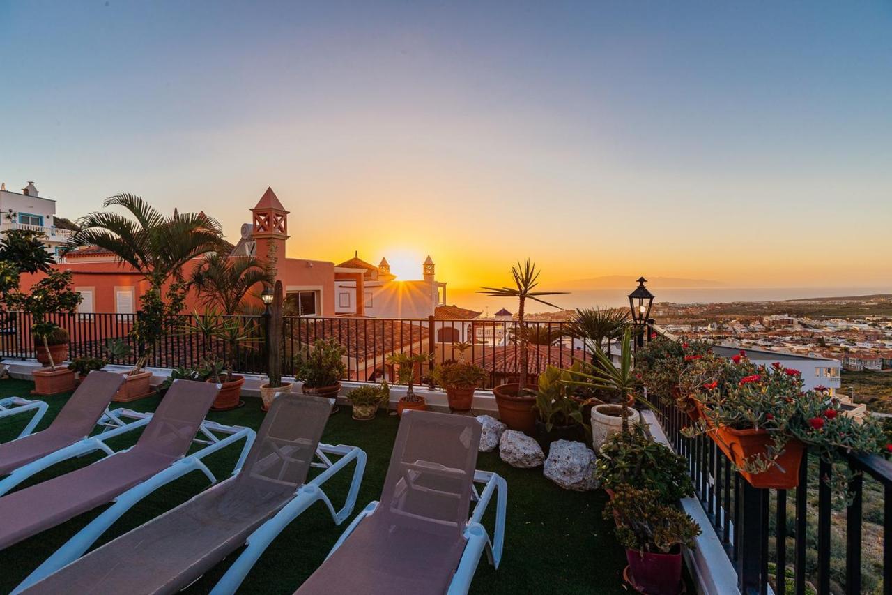 Villa With Private Pool And Magnificent Views Адехе Екстериор снимка