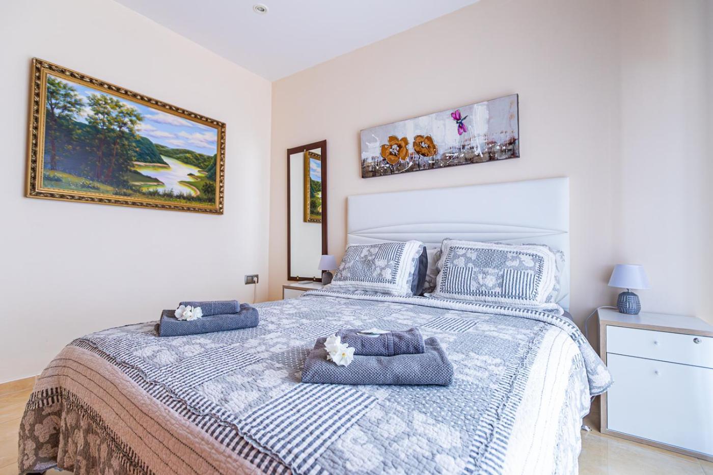 Villa With Private Pool And Magnificent Views Адехе Екстериор снимка